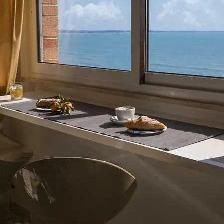La Finestra Sul Mare Apartment *